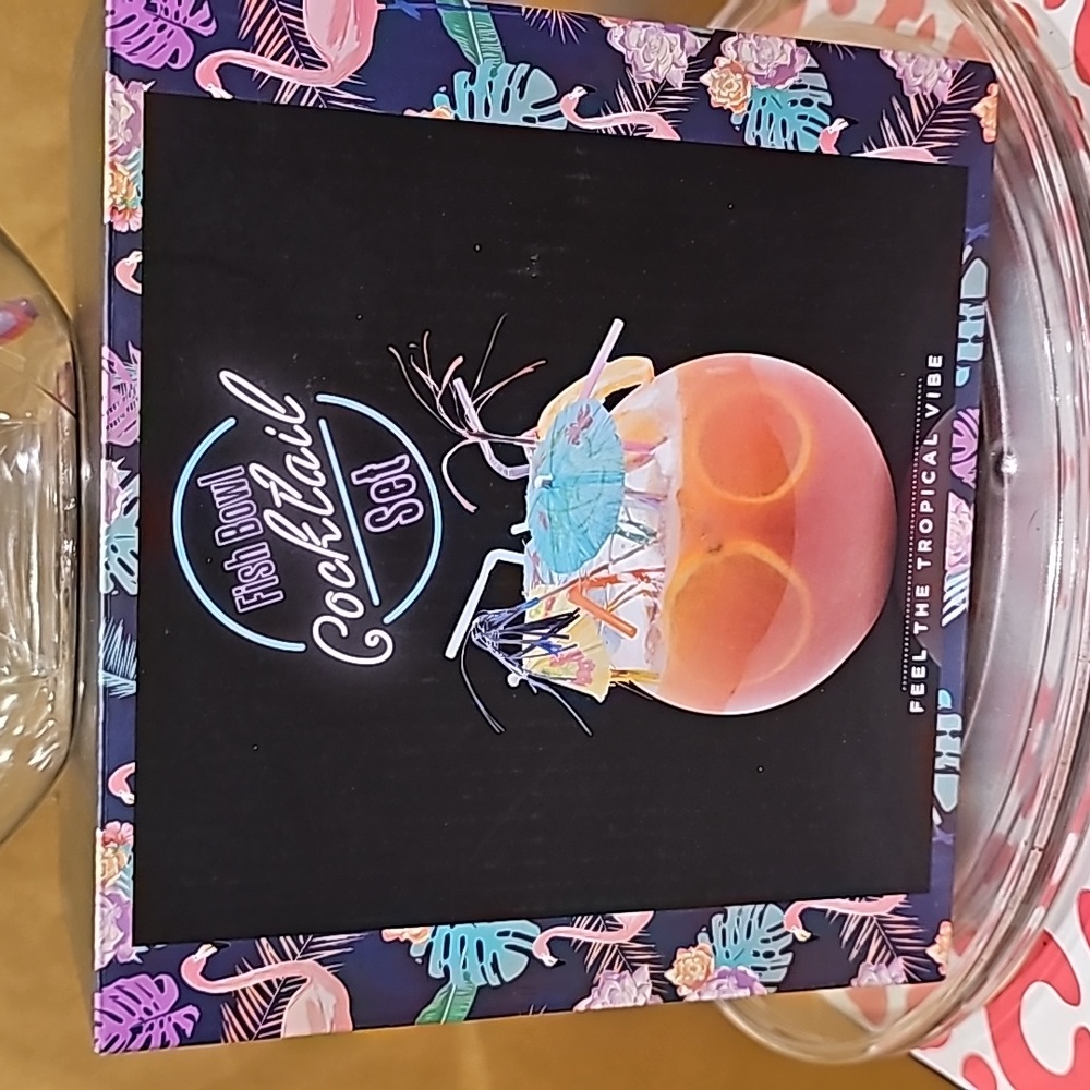 Two liter Fish Bowl Cocktail set in New in box umbrellas streamers straws … - Picture 6 of 8